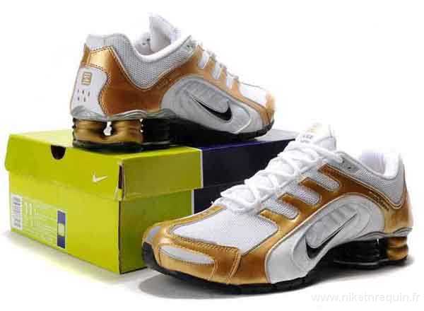 Nike Shox R5 baskets courir en or blanc (2)